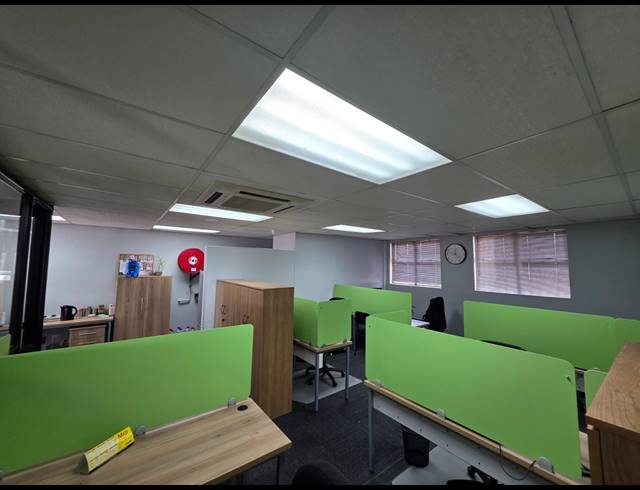 120M² OFFICE TO LET IN LANGENHOVENPARK